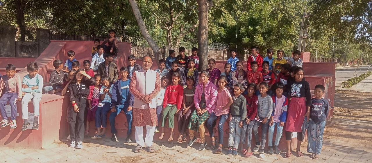kids went to enjoy movie chaava